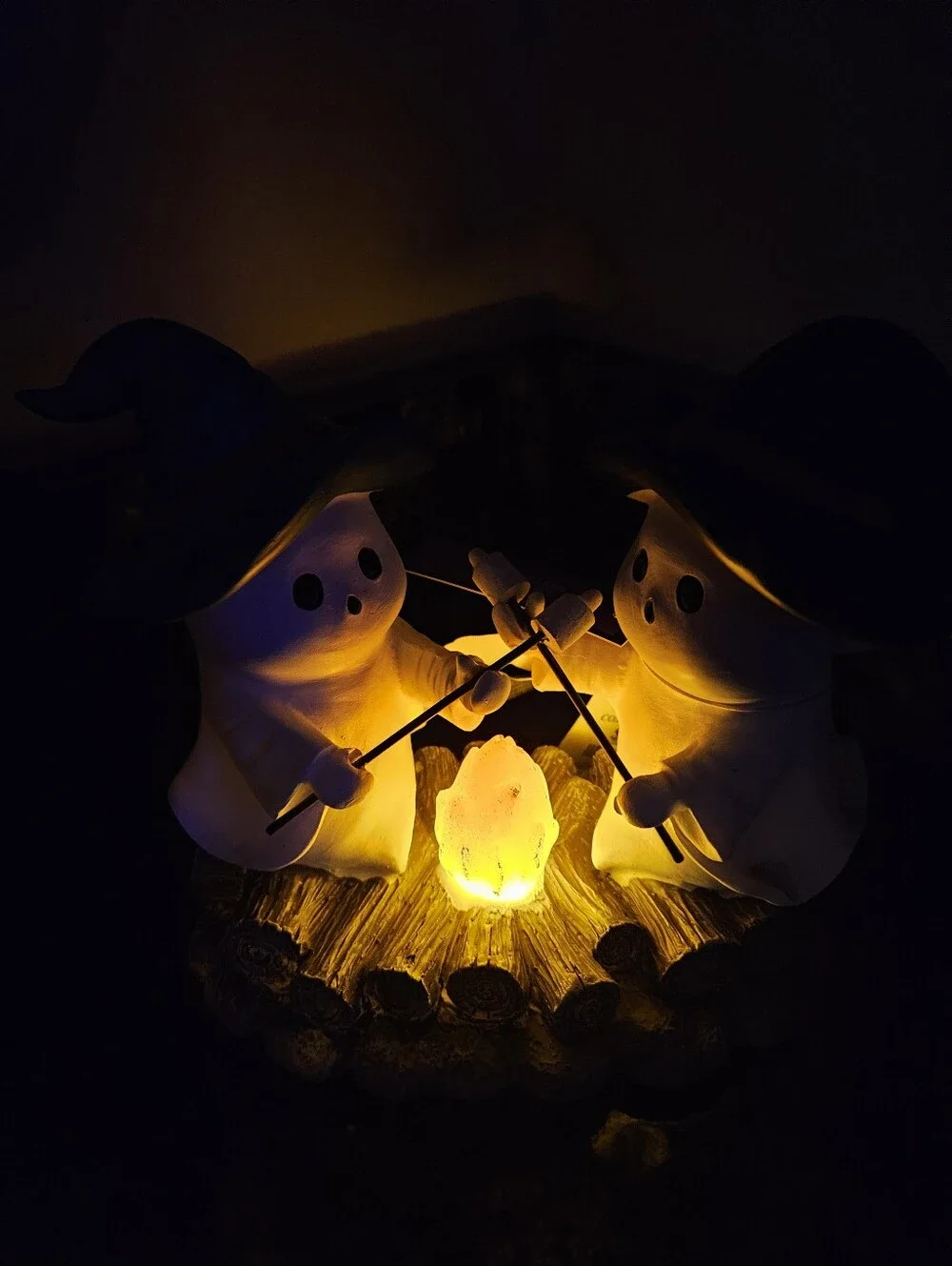 NWT Halloween Ghost Campfire Flickering LED Night Light Spooky Decor